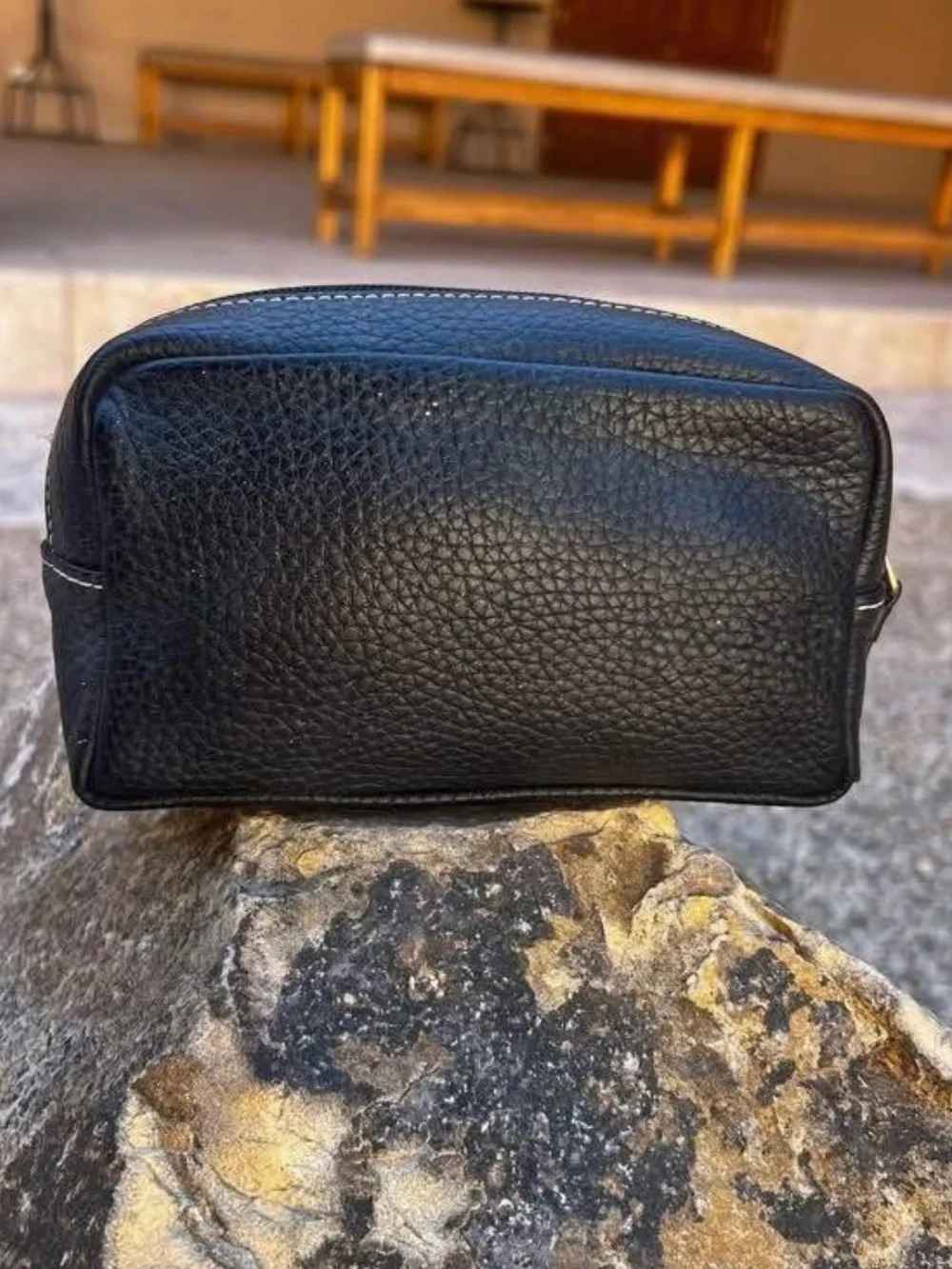 Dooney & Bourke compact pebble